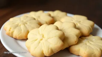 Bake Leaf Butter Cookies - Quick & Tasty Treats