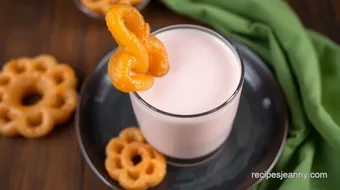 Fry Jalebi Drink with Cool Milk Delight