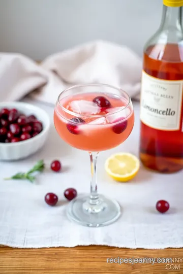 Cranberry Limoncello Spritz steps